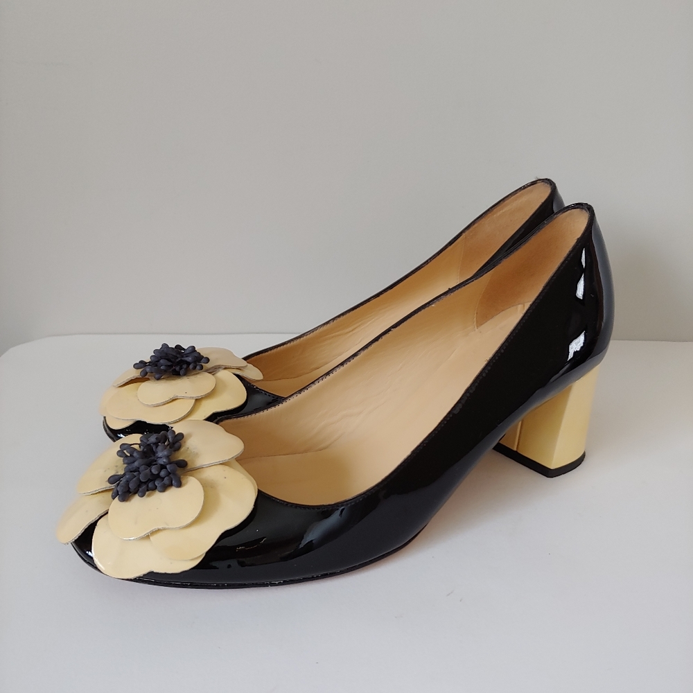 Kate Spade Patent Leather Pumps Block Heel Flower Detail Size 7 Black & Cream